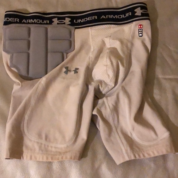 Underarmour football shorts / girdle size medium / large - Picture 1 of 2